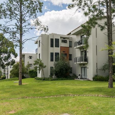 Modern Apartment In A Secure Golf Estate.Wifi Roodepoort Exterior photo